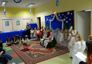 Dzieci z grupy Misiów przedstawiją Jasełka