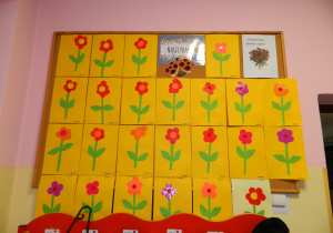 Prace plastyczne Biedronek : Kwiaty dla Rodziców