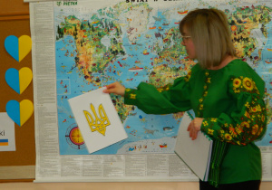 Mama Marko prezentuje herb Ukrainy